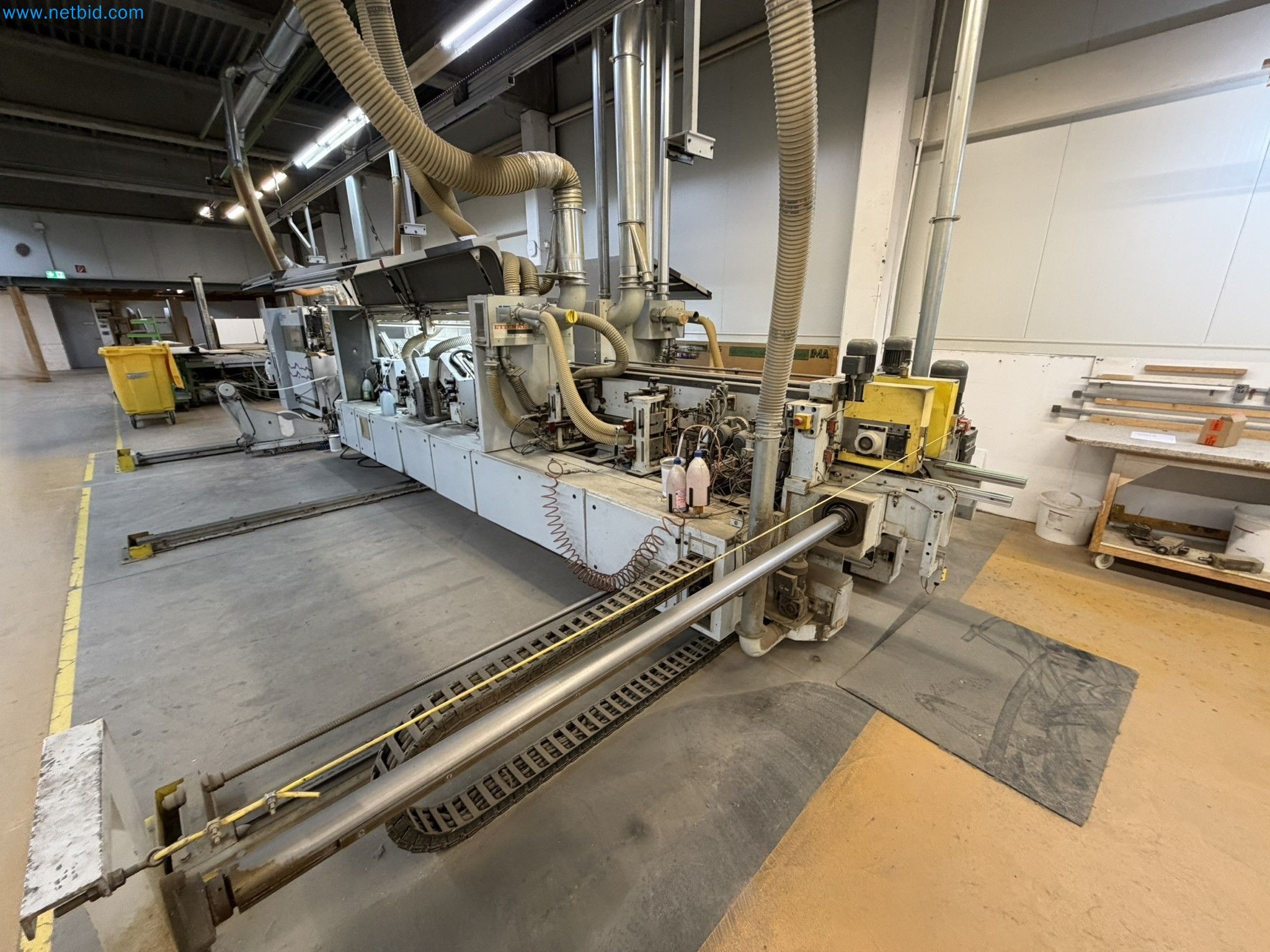 Machines from the woodworking sector-27