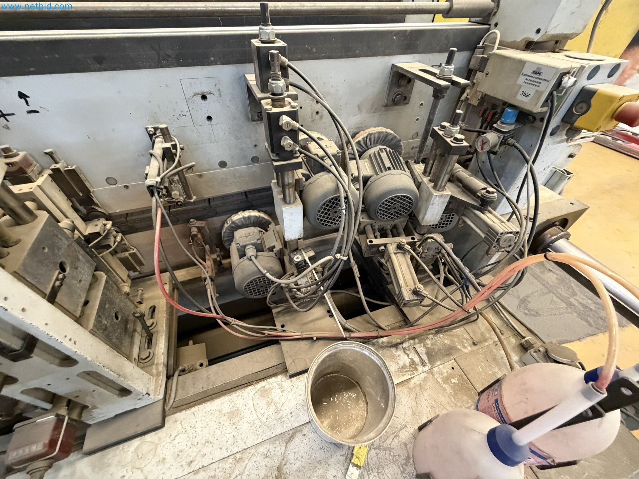 Machines from the woodworking sector-29