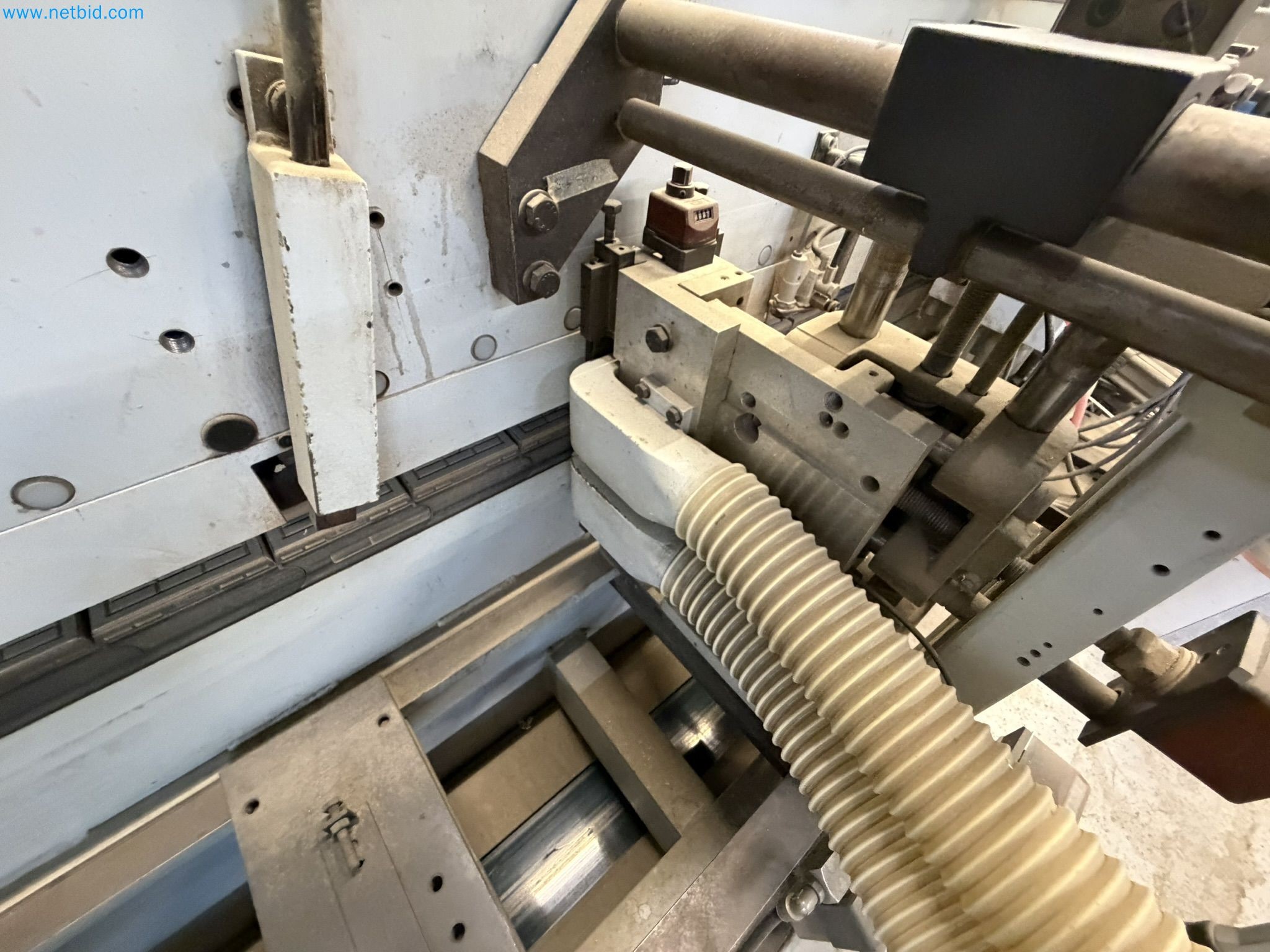 Machines from the woodworking sector-30