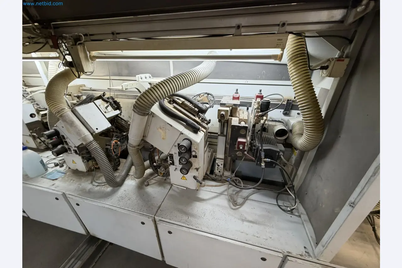 Machines from the woodworking sector-32