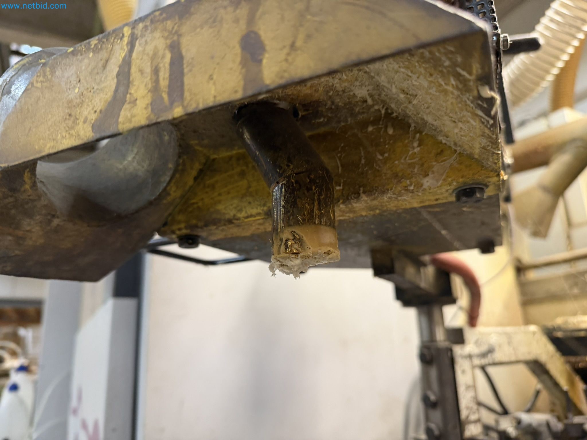 Machines from the woodworking sector-36