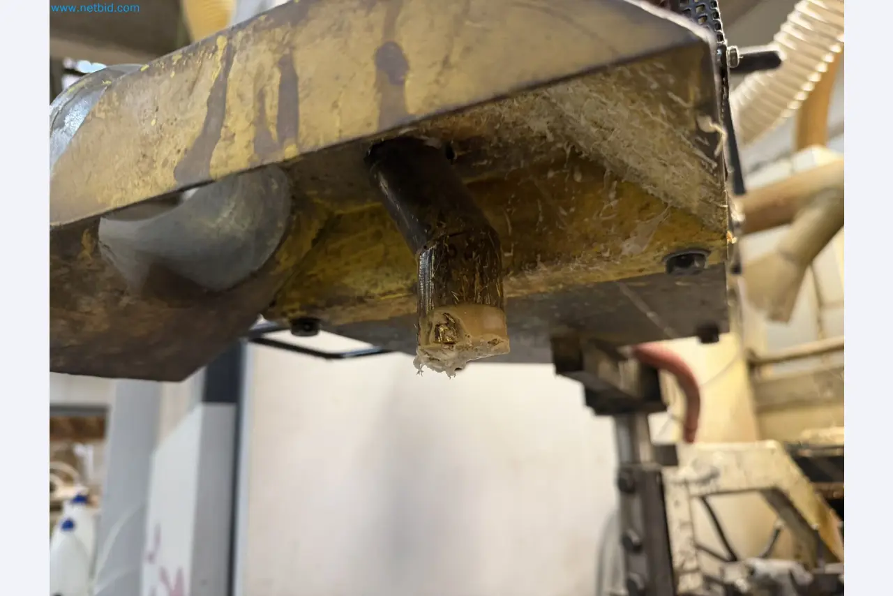 Machines from the woodworking sector-36