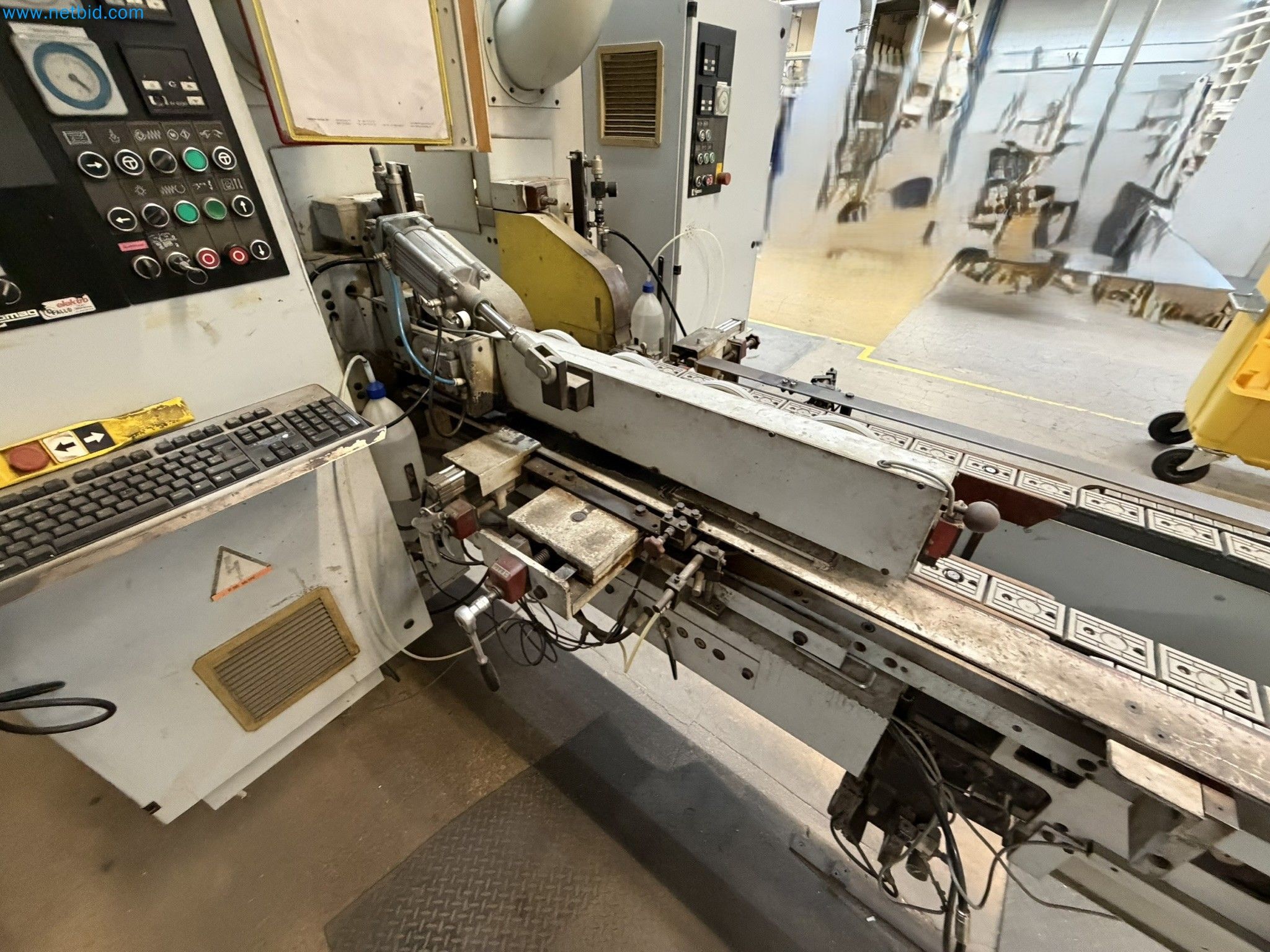 Machines from the woodworking sector-4