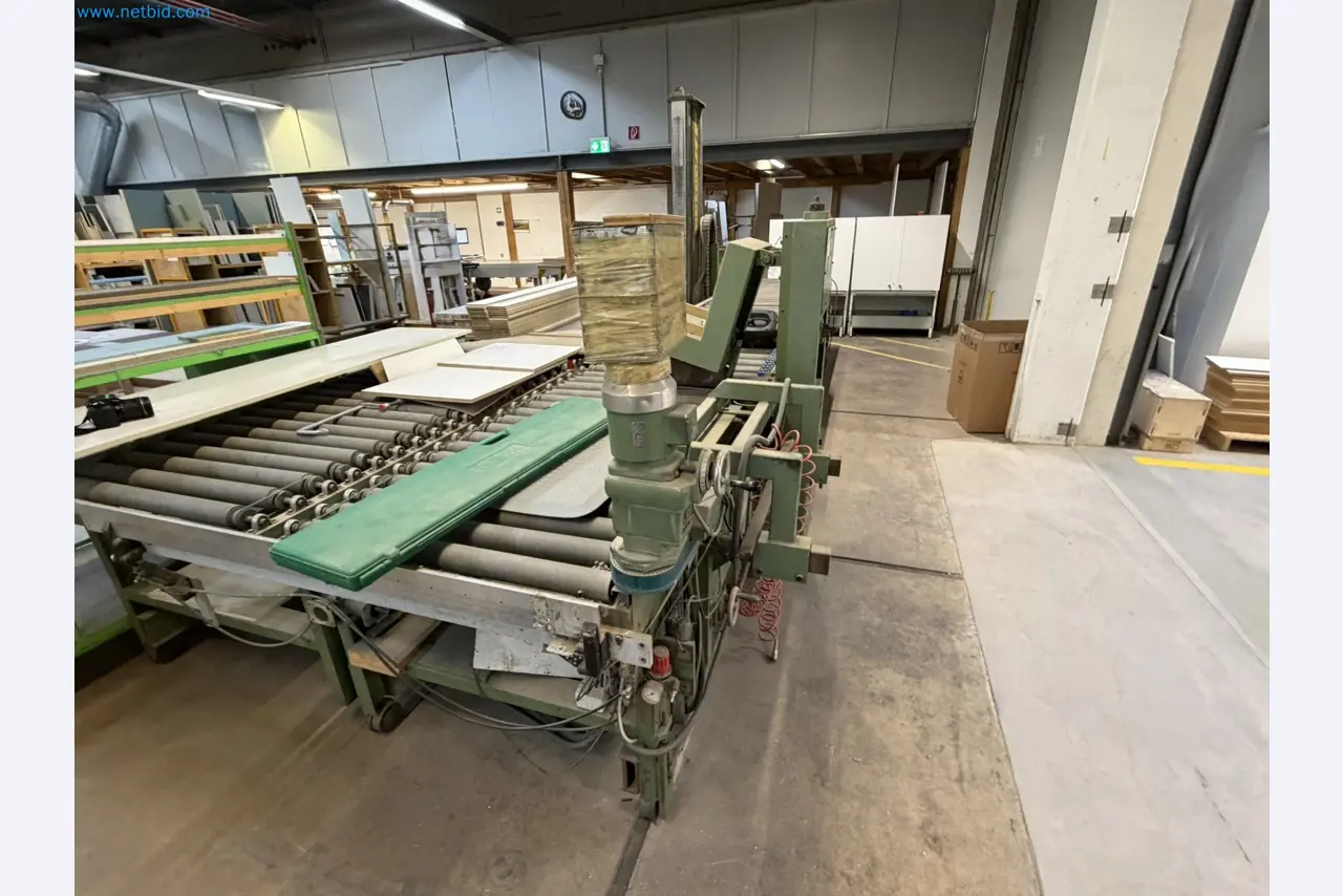 Machines from the woodworking sector-14