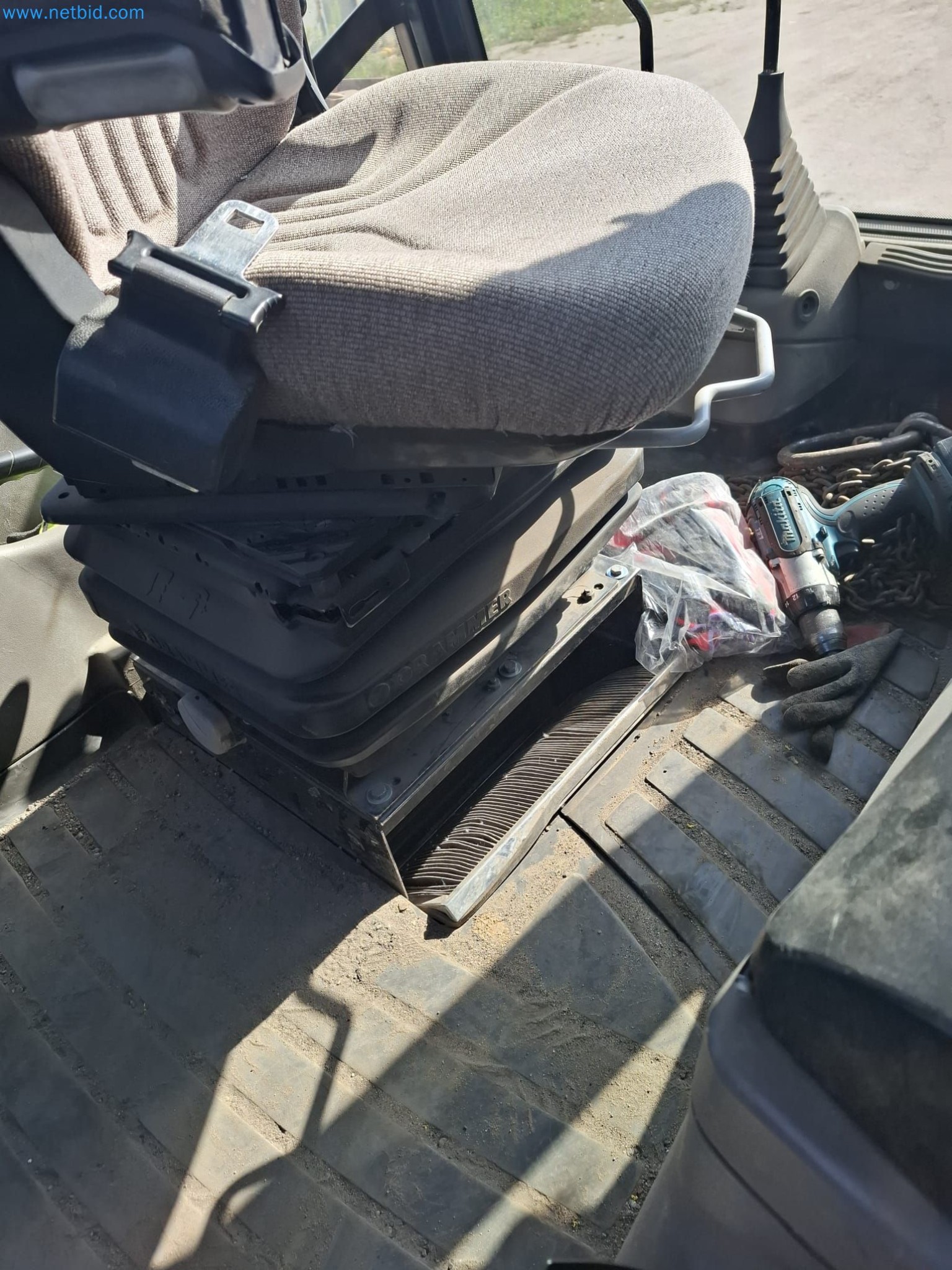 Commercial vehicles-10