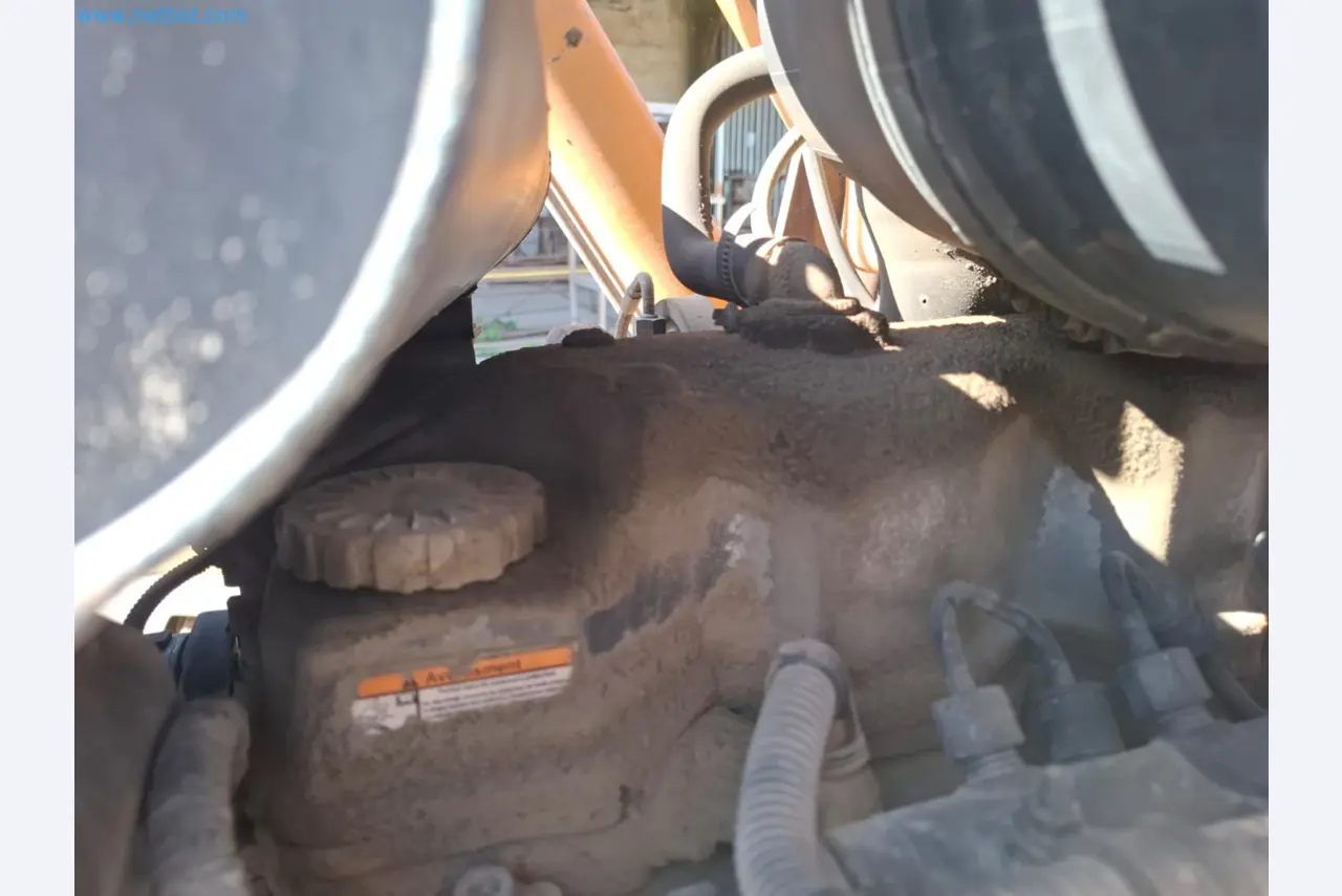 Commercial vehicles-12