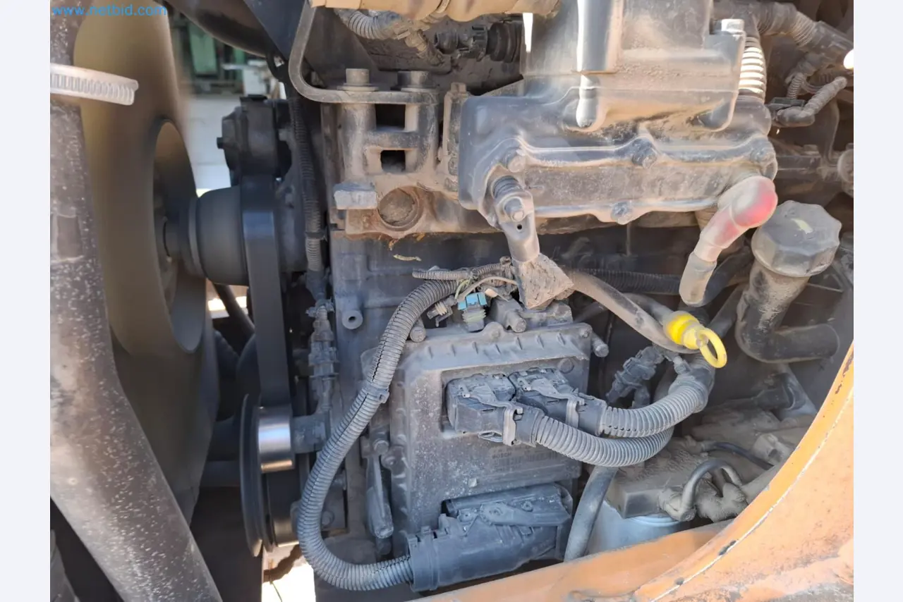 Commercial vehicles-14