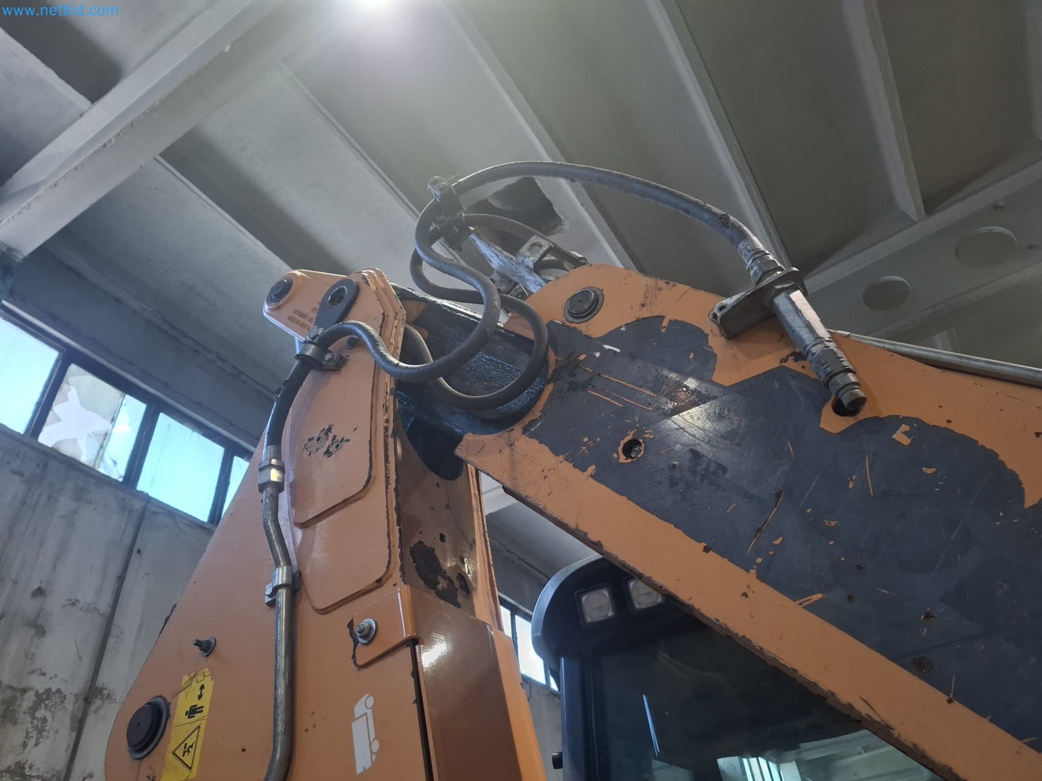 Commercial vehicles-16