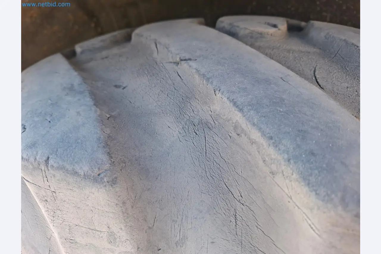 Commercial vehicles-18