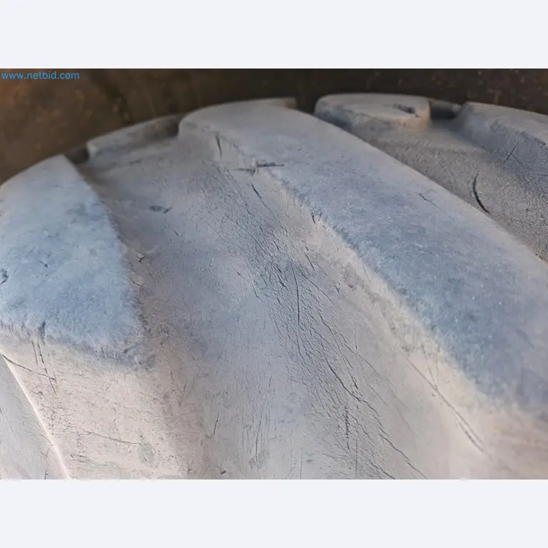 Commercial vehicles-18