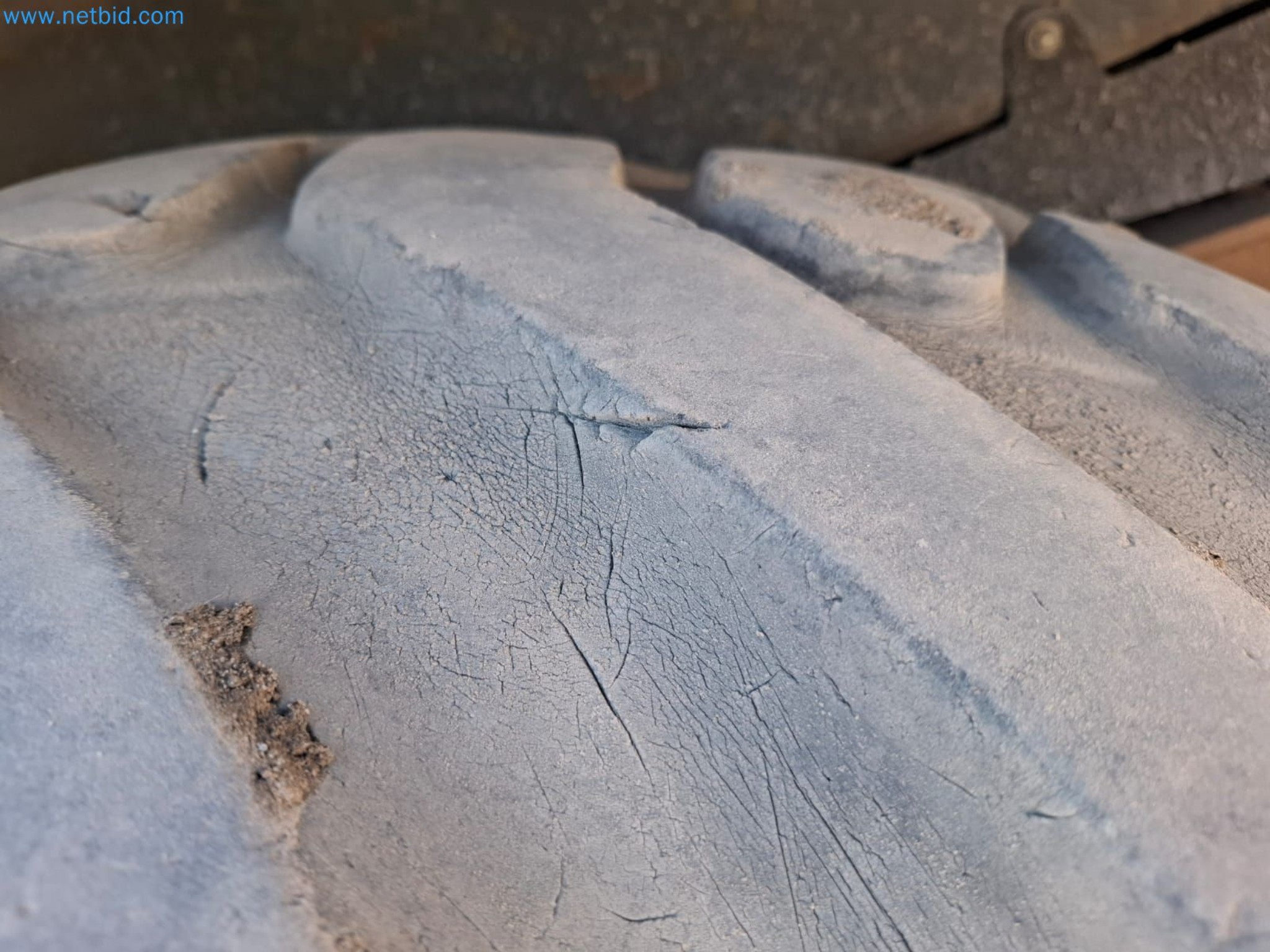 Commercial vehicles-19