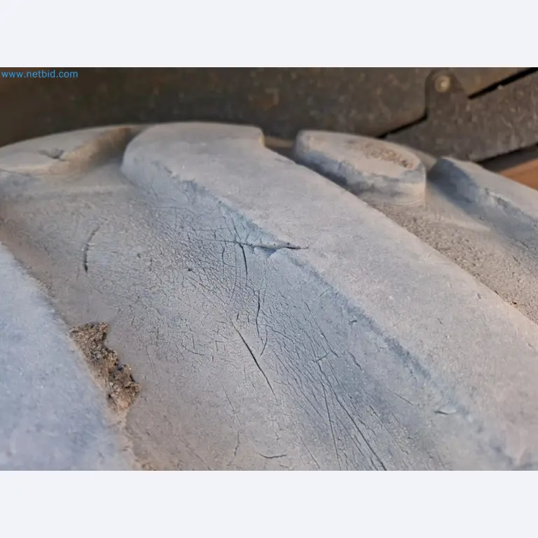 Commercial vehicles-19