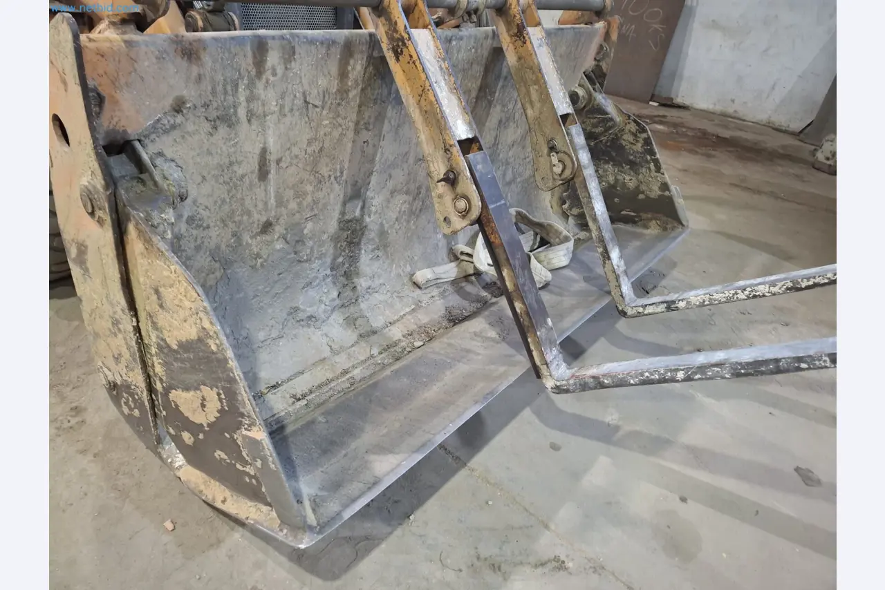 Commercial vehicles-9