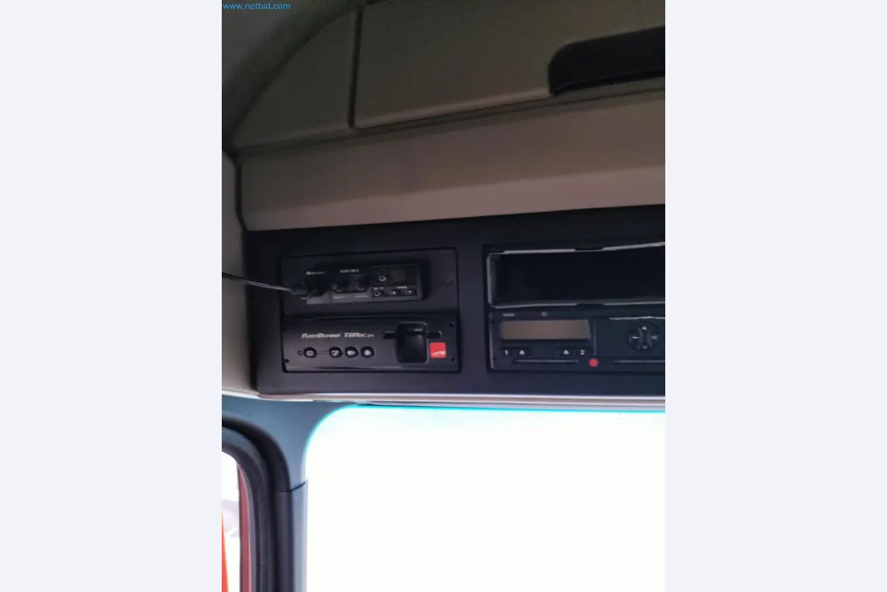 Commercial vehicles-10