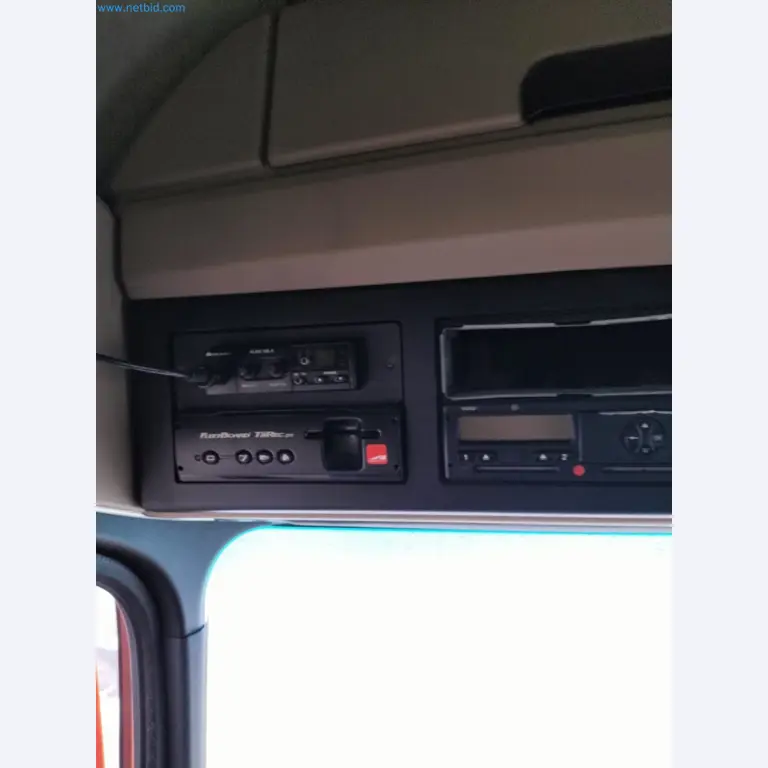 Commercial vehicles-10