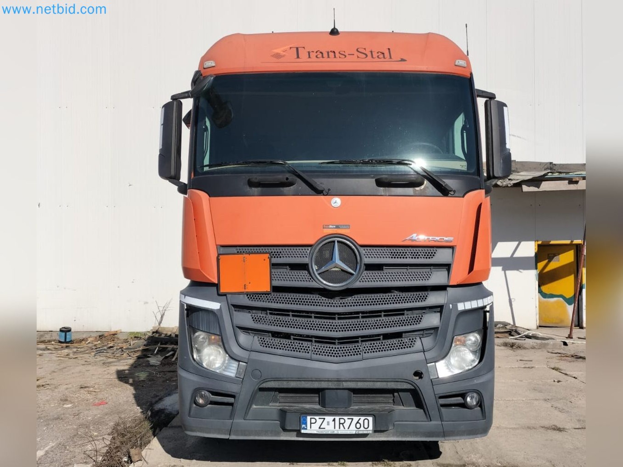 Commercial vehicles-1