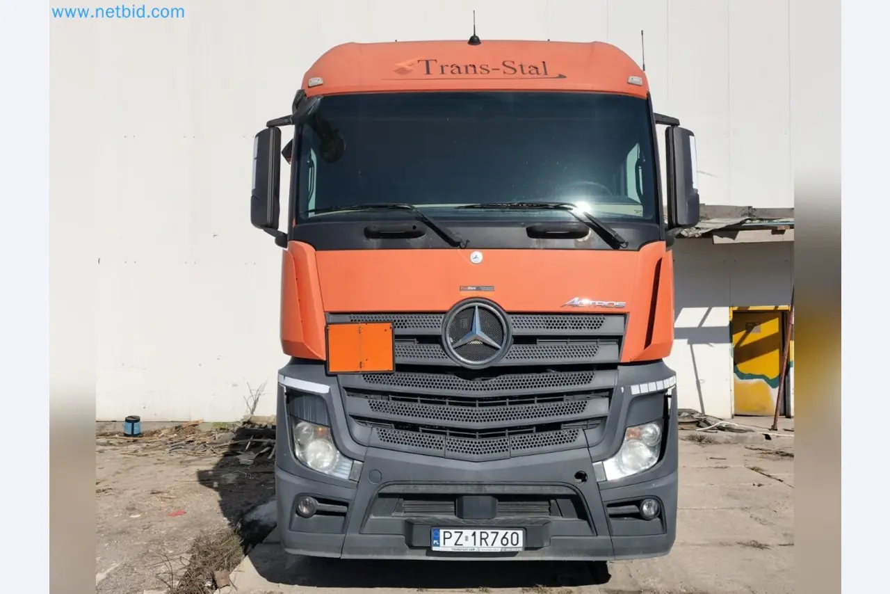 Commercial vehicles-1