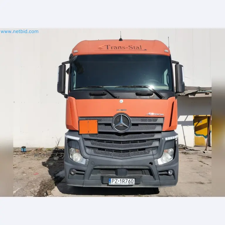 Commercial vehicles-1