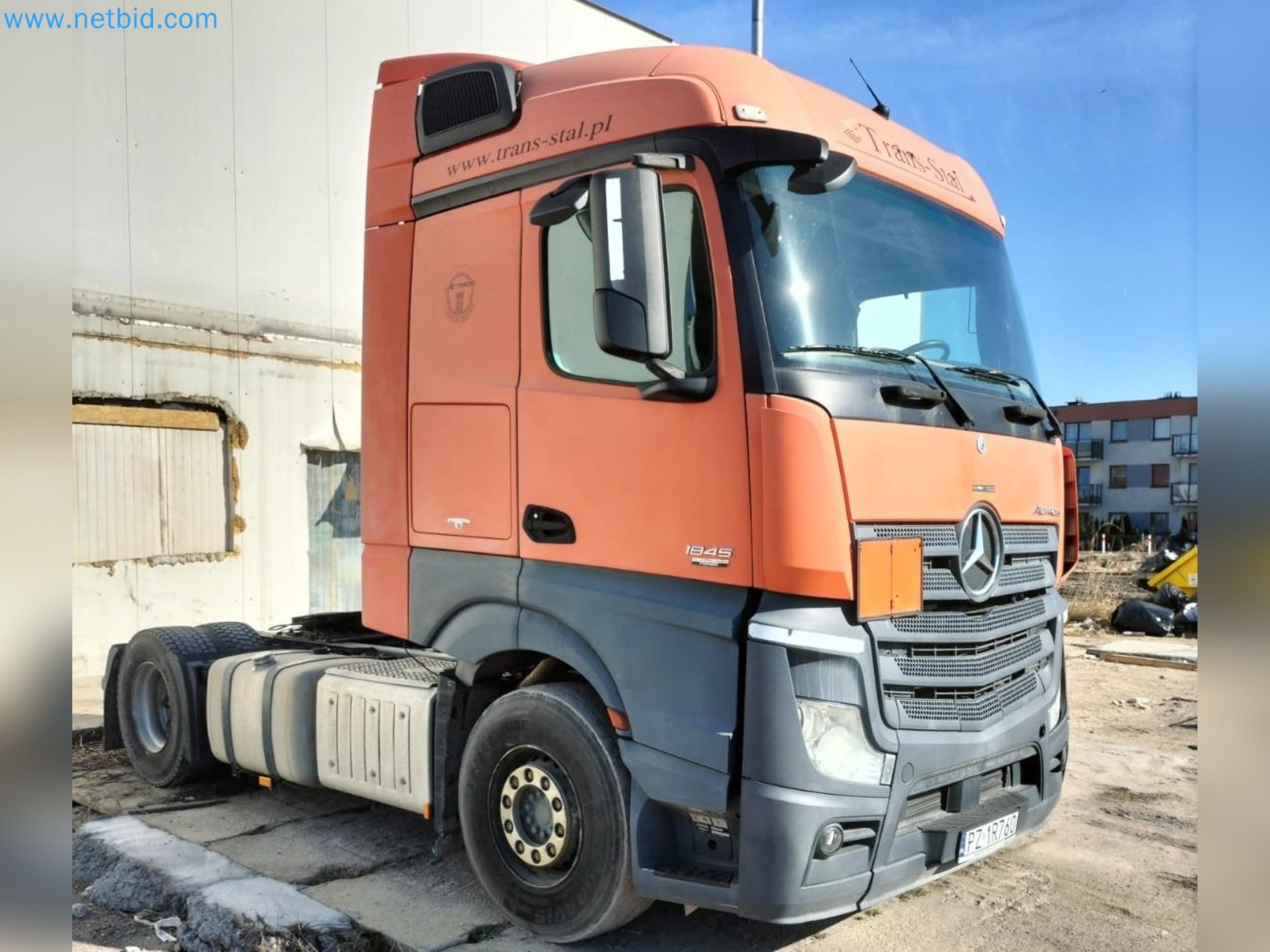 Commercial vehicles-3