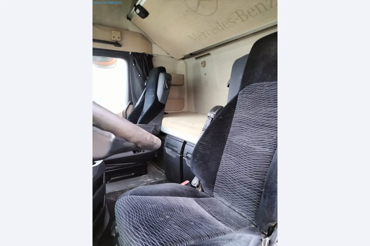 Commercial vehicles-6