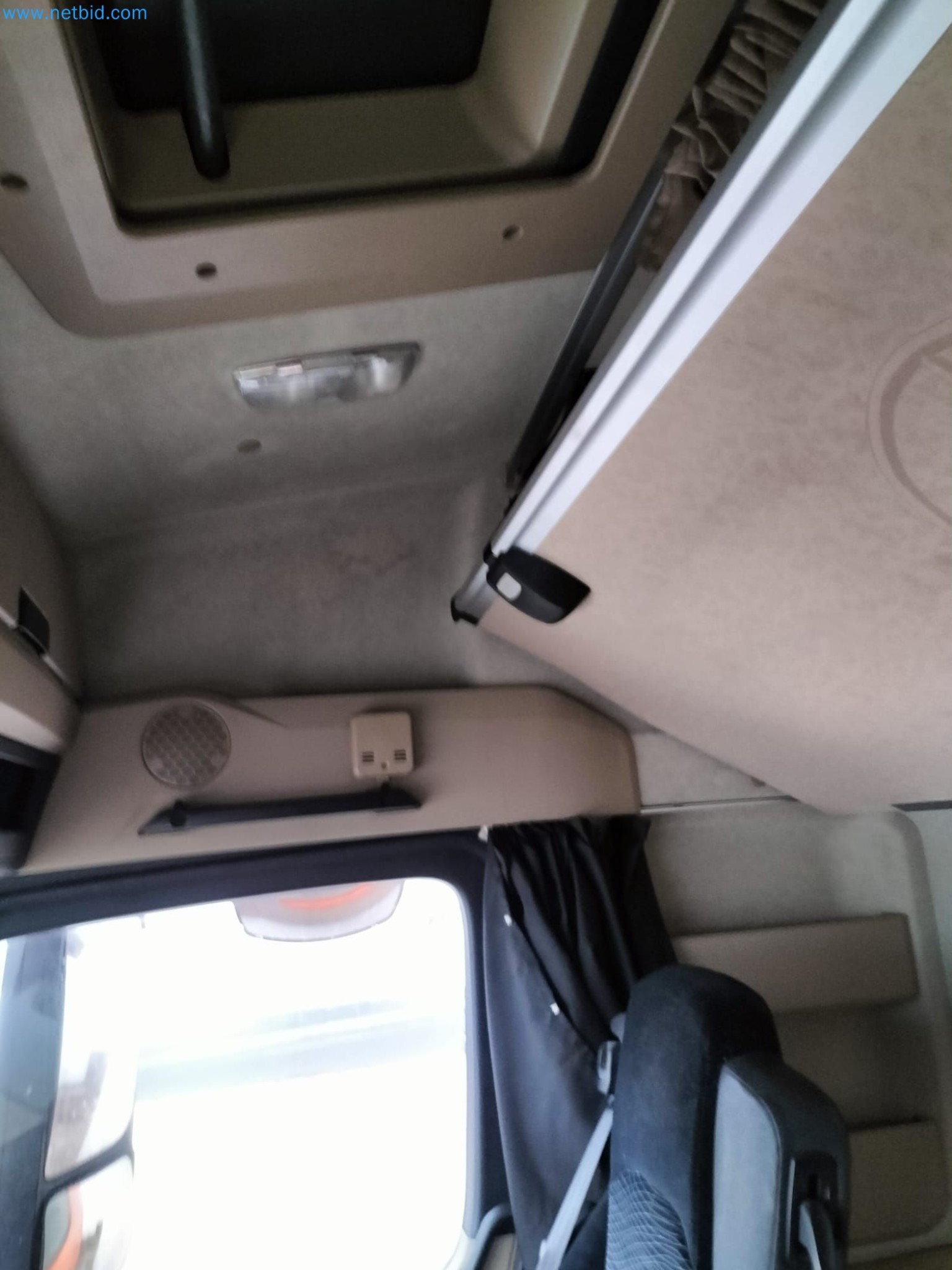 Commercial vehicles-7