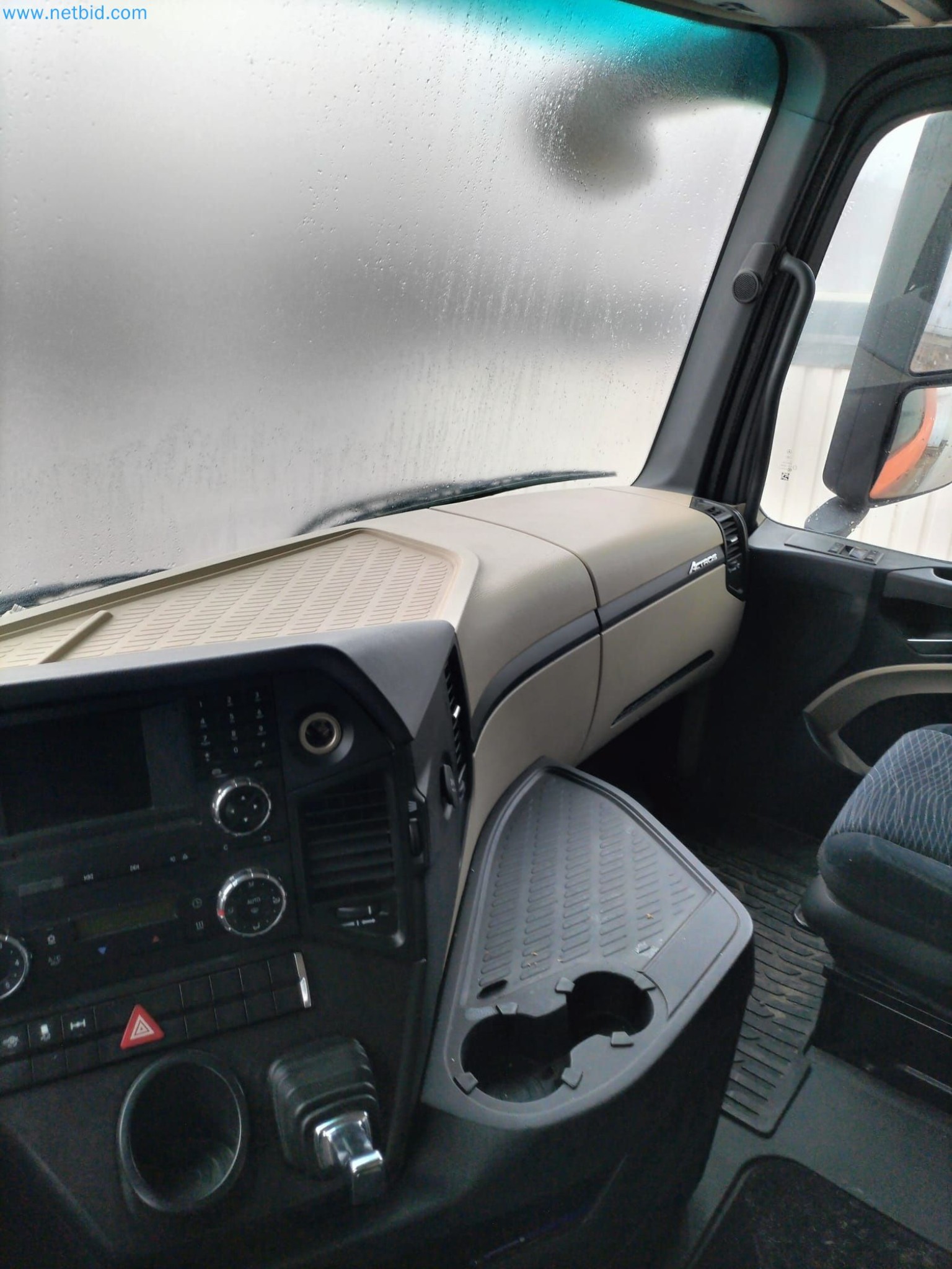 Commercial vehicles-9