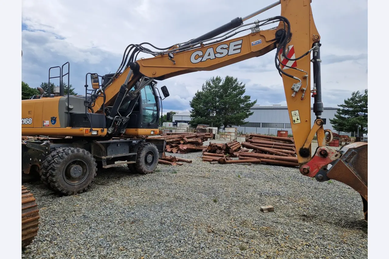 High-quality and technically tested construction machinery, excavators and attachments for professional overhead line and energy infrastructure construction from EQOS Energie-4