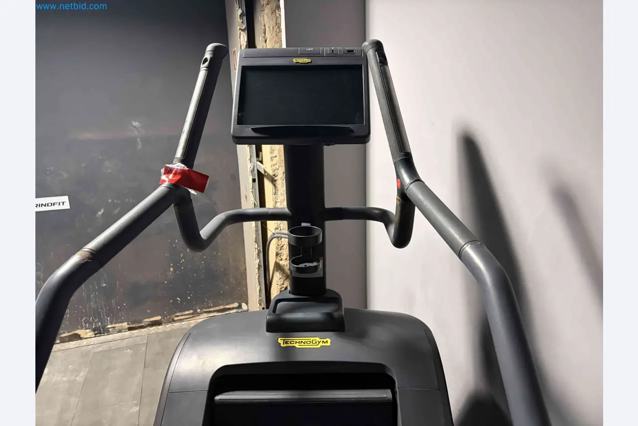 Aukcja używanego sprzętu fitness Technogym - Profesjonalny sprzęt fitness-4