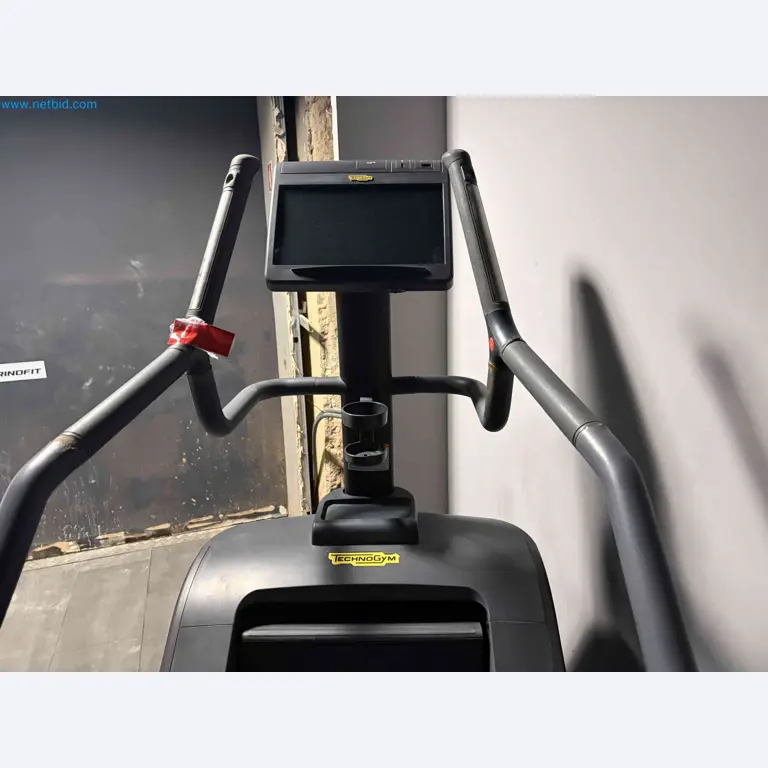 Aukcja używanego sprzętu fitness Technogym - Profesjonalny sprzęt fitness-4