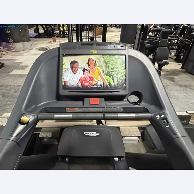 Aukcja używanego sprzętu fitness Technogym - Profesjonalny sprzęt fitness-14