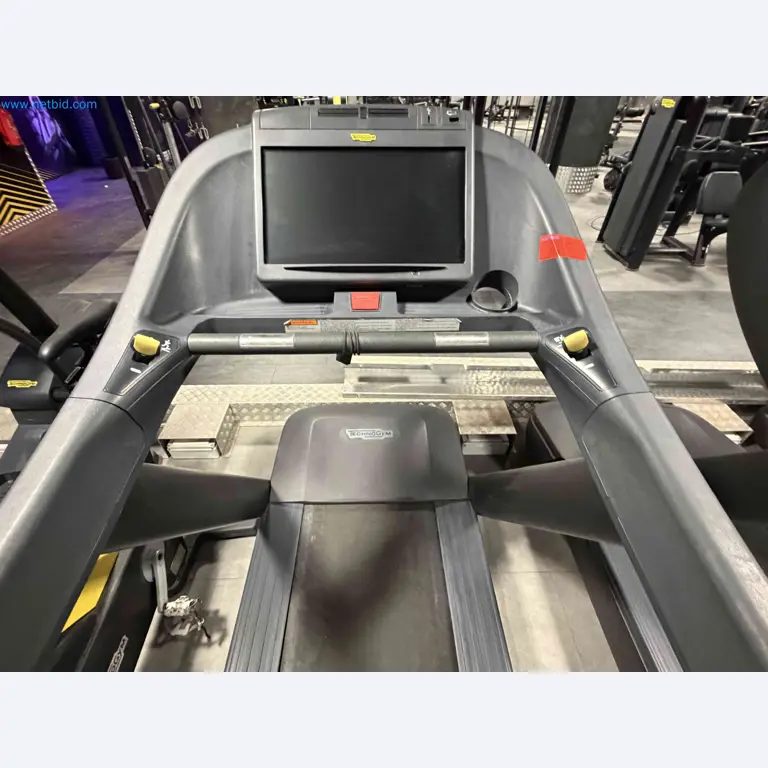 Aukcja używanego sprzętu fitness Technogym - Profesjonalny sprzęt fitness-9