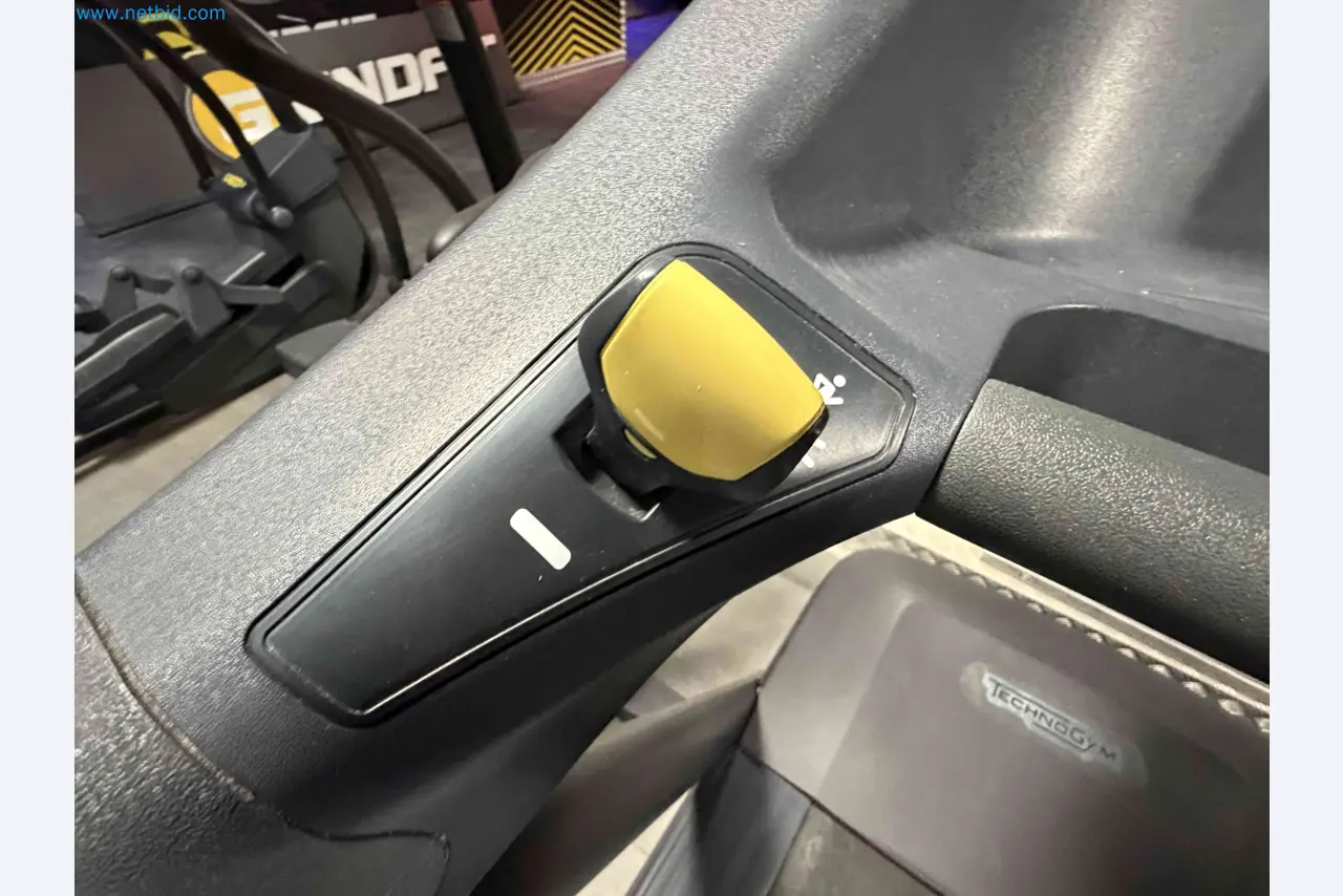 Auktion von gebrauchten Technogym-Fitnessgeräten – Professionelle Fitnessgeräte-11