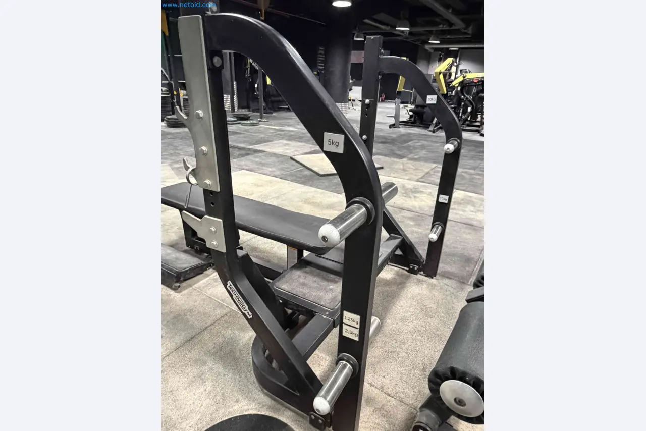 Auction of Used Technogym Gym Equipment – Professional Fitness Machines-11