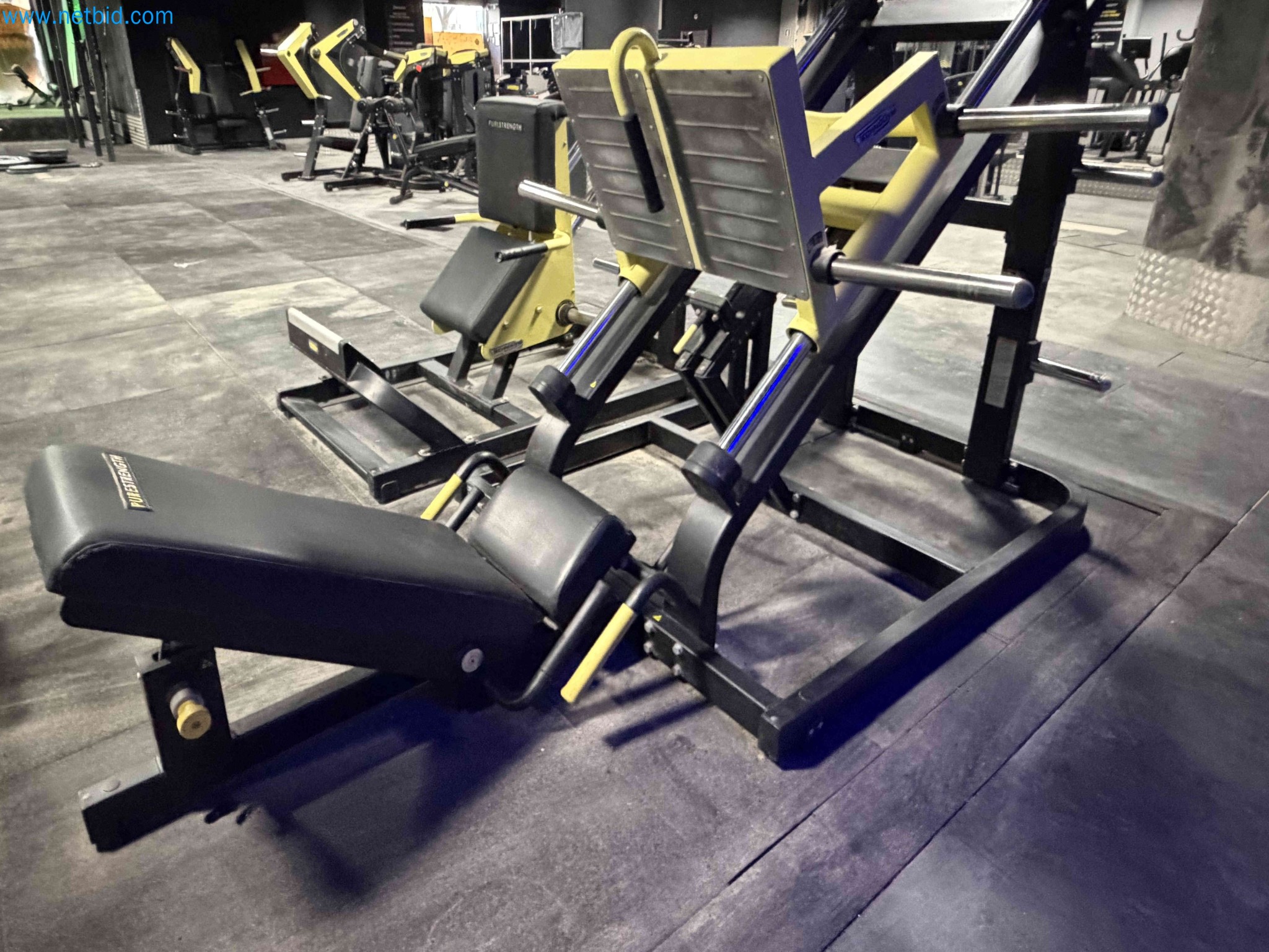 Auction of Used Technogym Gym Equipment – Professional Fitness Machines-12
