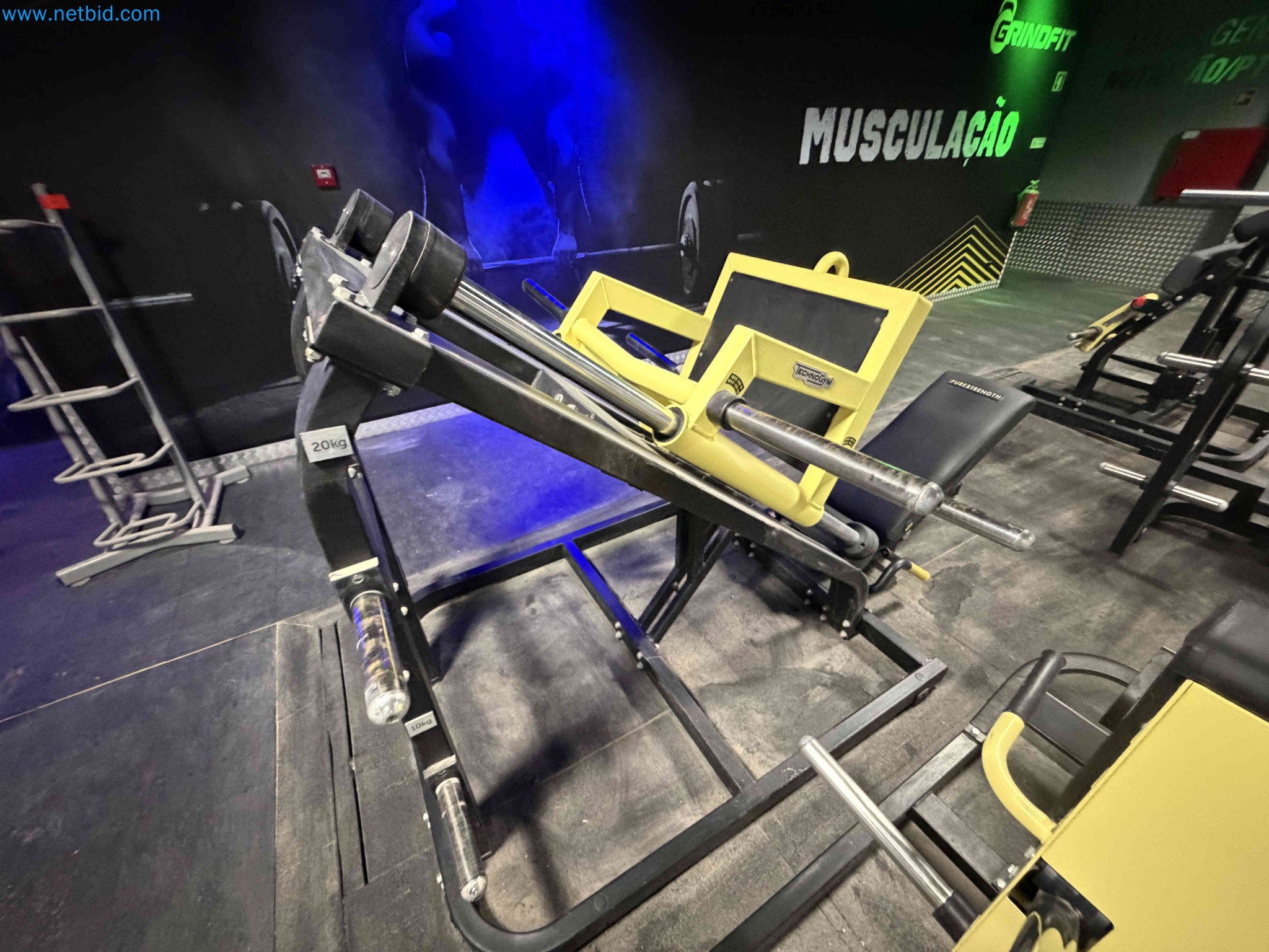 Auction of Used Technogym Gym Equipment – Professional Fitness Machines-2
