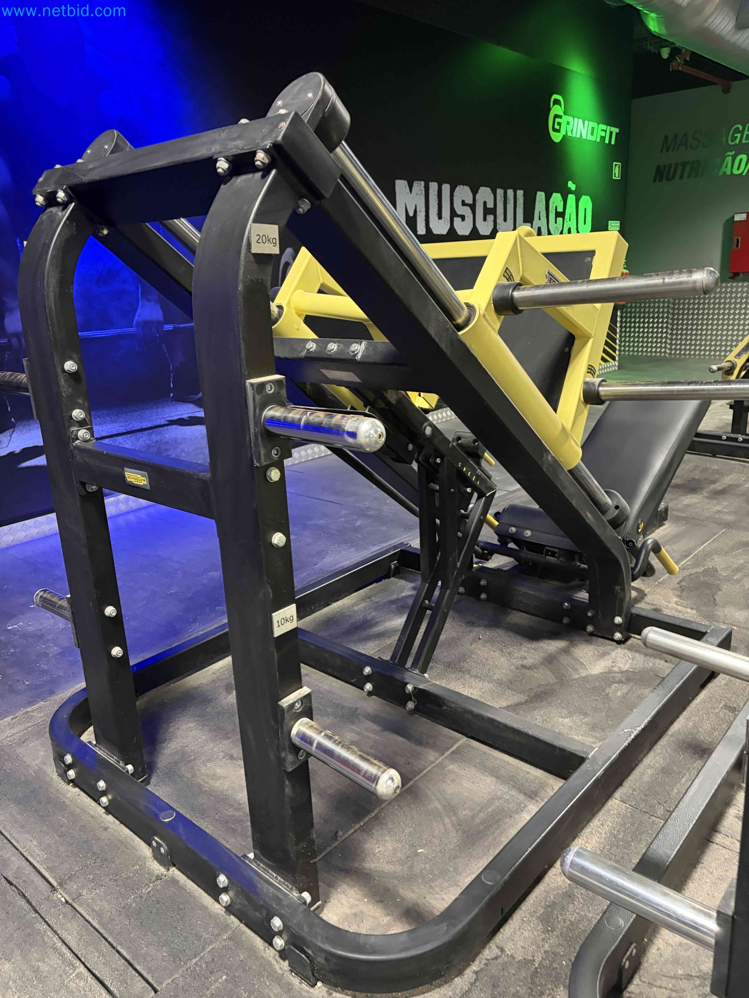 Auction of Used Technogym Gym Equipment – Professional Fitness Machines-4