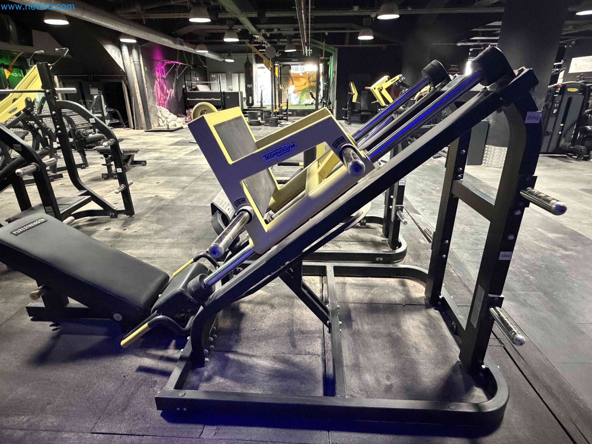 Auction of Used Technogym Gym Equipment – Professional Fitness Machines-8