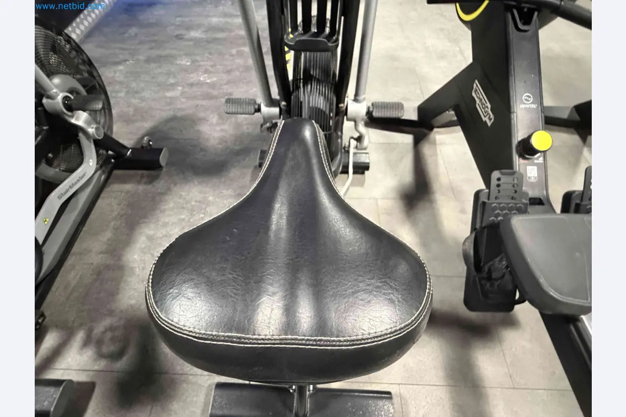 Subasta de Equipos de Gimnasio Technogym Usados – Máquinas Fitness Profesionales-10