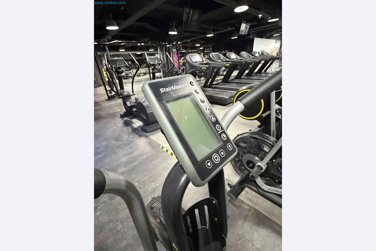 Subasta de Equipos de Gimnasio Technogym Usados – Máquinas Fitness Profesionales-11