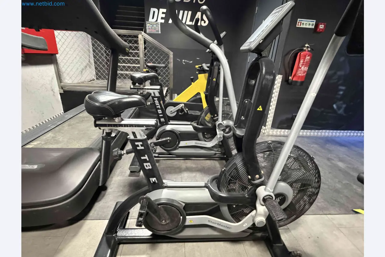 Subasta de Equipos de Gimnasio Technogym Usados – Máquinas Fitness Profesionales-14
