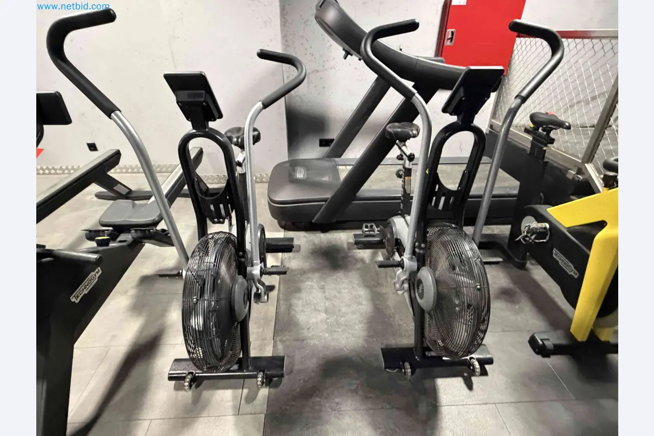 Subasta de Equipos de Gimnasio Technogym Usados – Máquinas Fitness Profesionales-17