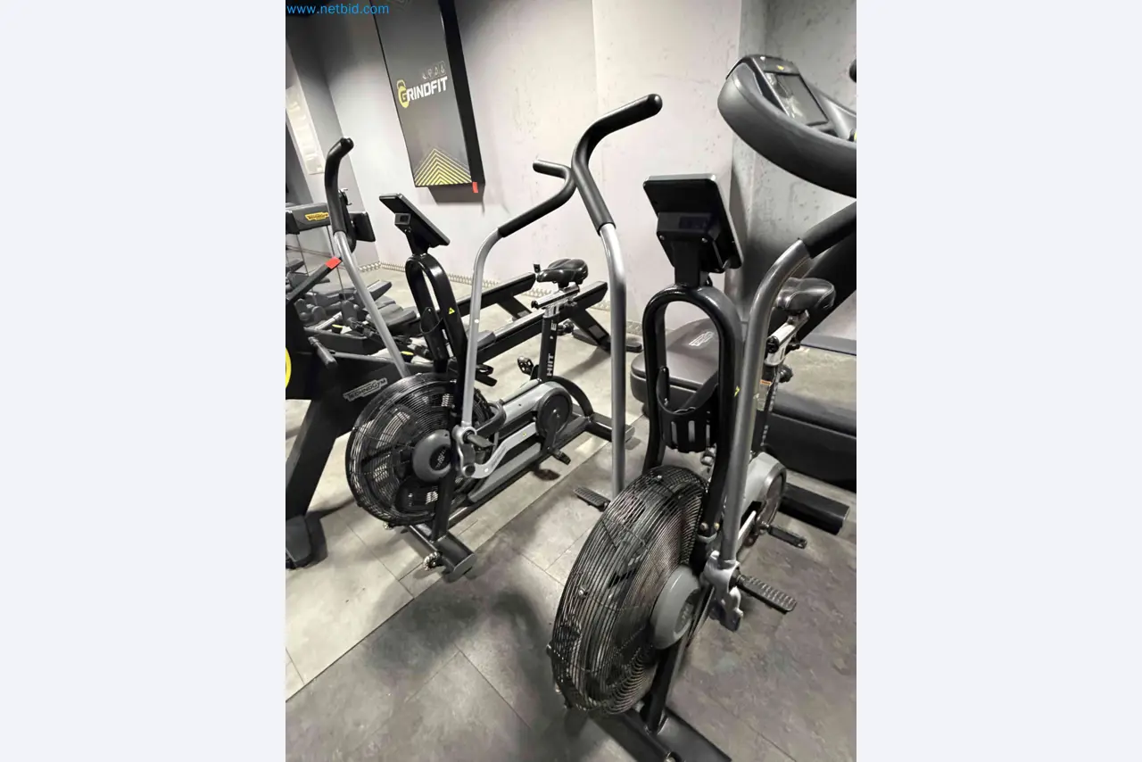 Subasta de Equipos de Gimnasio Technogym Usados – Máquinas Fitness Profesionales-1