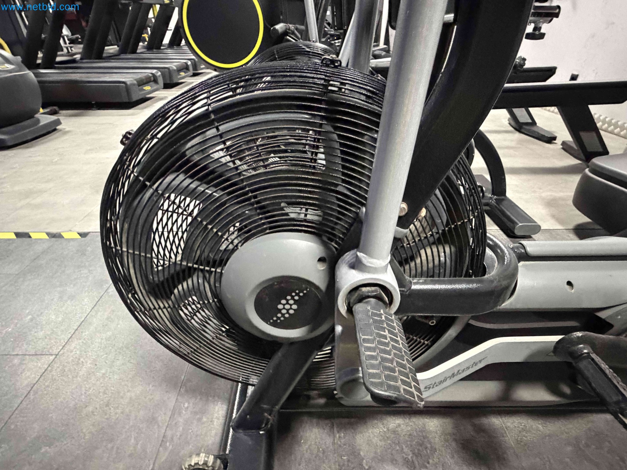 Auction of Used Technogym Gym Equipment – Professional Fitness Machines-4