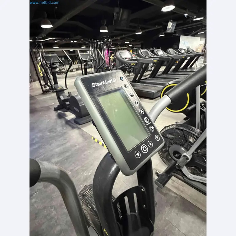Subasta de Equipos de Gimnasio Technogym Usados – Máquinas Fitness Profesionales-11