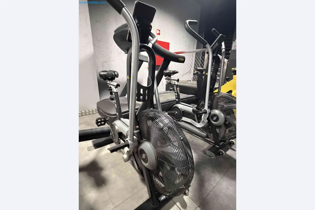 Subasta de Equipos de Gimnasio Technogym Usados – Máquinas Fitness Profesionales-16