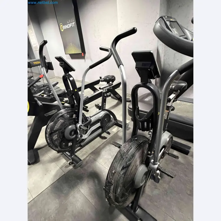 Subasta de Equipos de Gimnasio Technogym Usados – Máquinas Fitness Profesionales-1