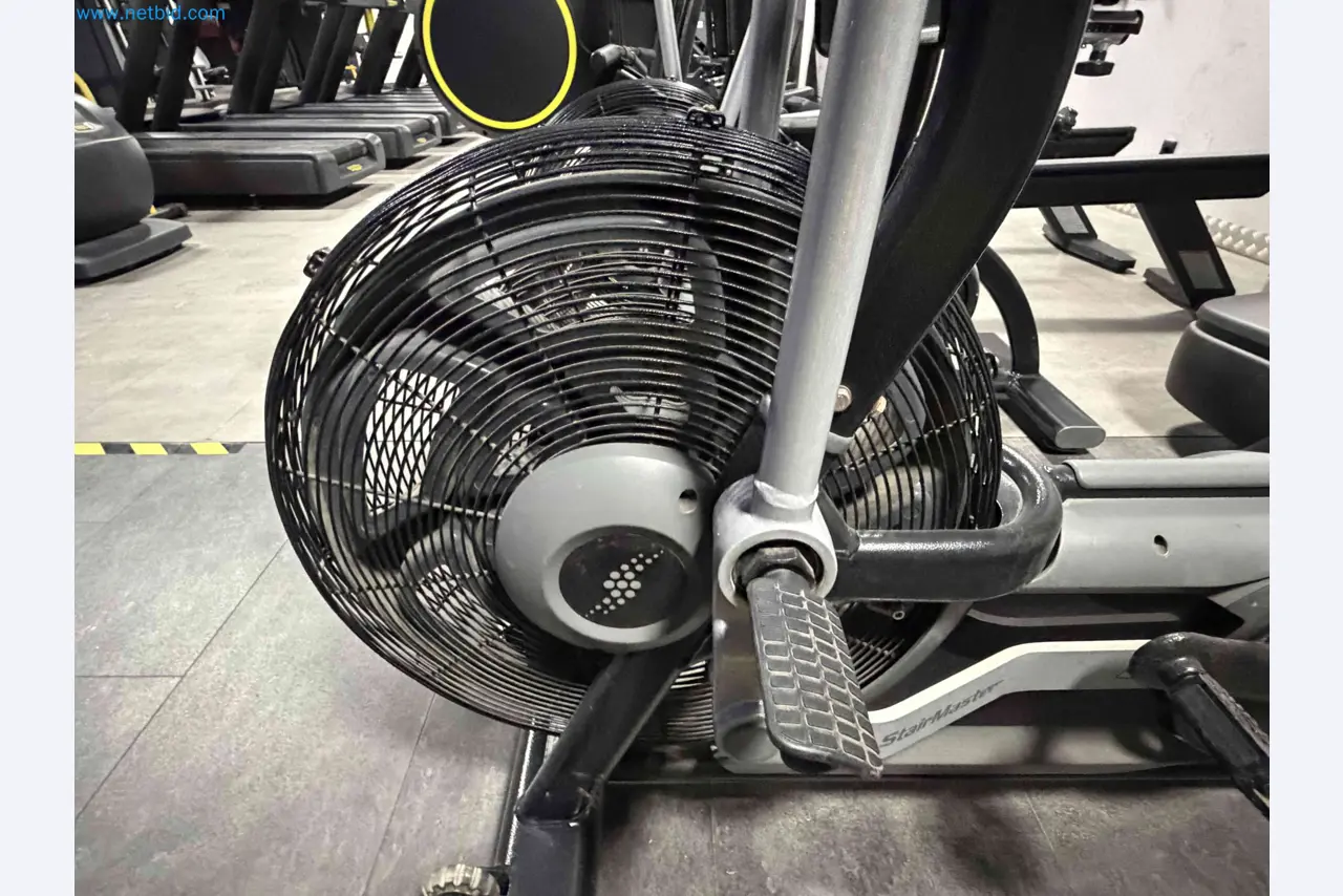Subasta de Equipos de Gimnasio Technogym Usados – Máquinas Fitness Profesionales-4