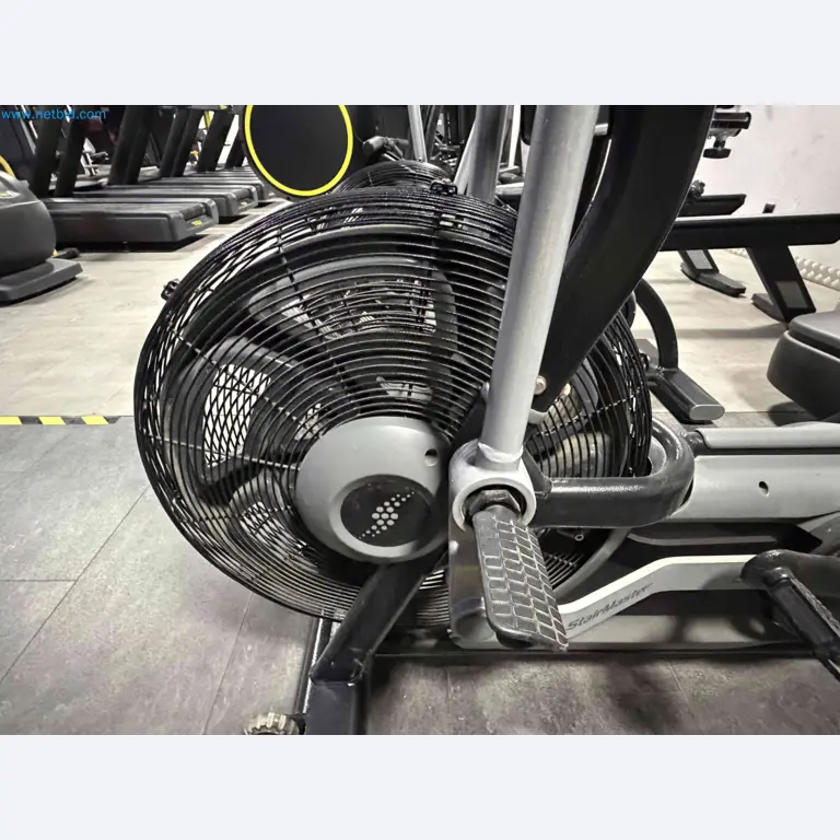 Subasta de Equipos de Gimnasio Technogym Usados – Máquinas Fitness Profesionales-4