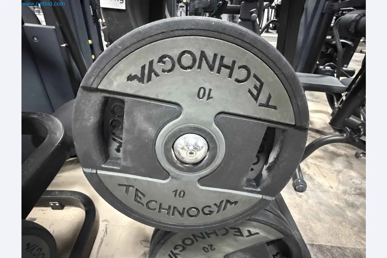 Auction of Used Technogym Gym Equipment – Professional Fitness Machines-3