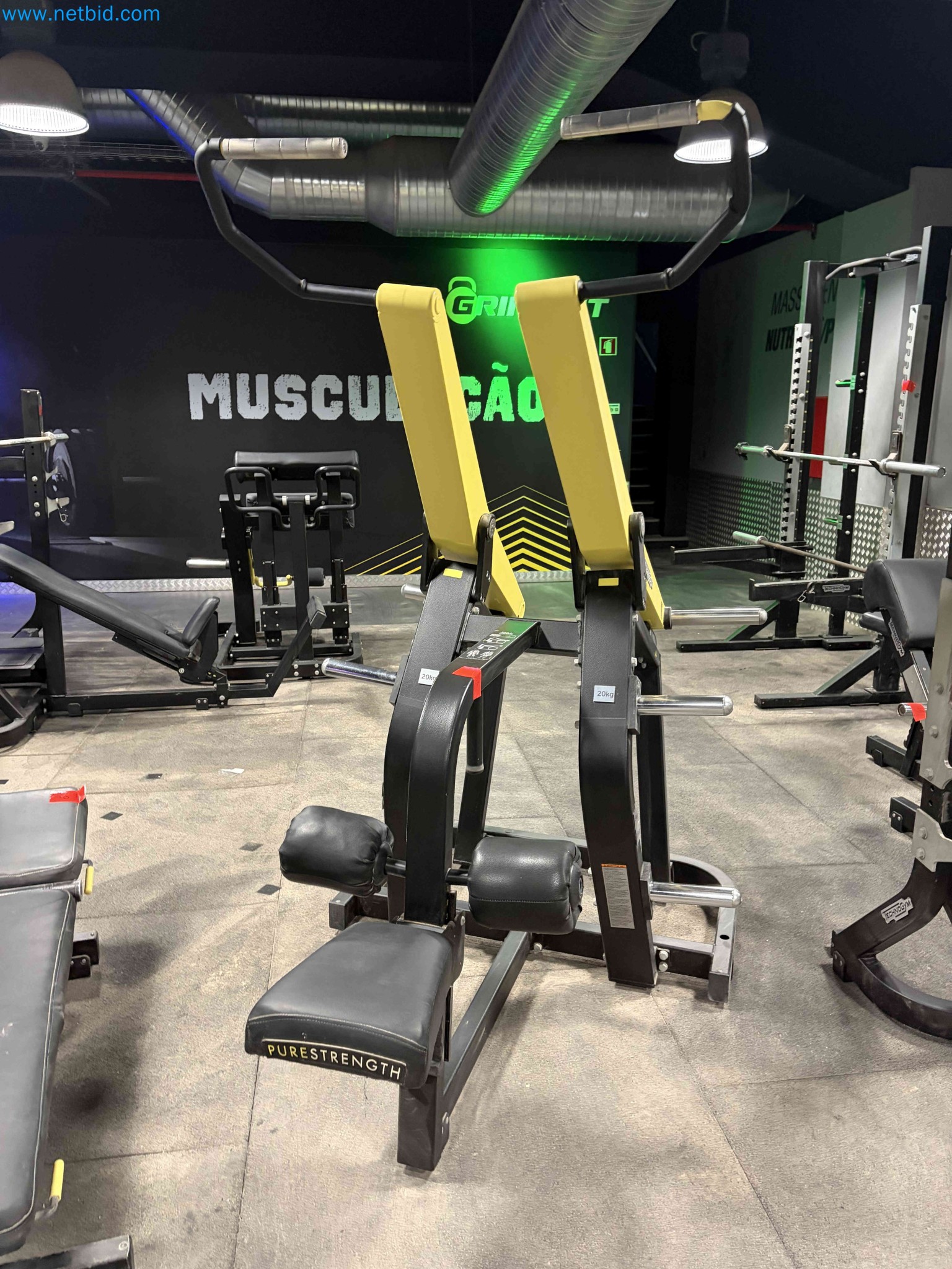 Auction of Used Technogym Gym Equipment – Professional Fitness Machines-9